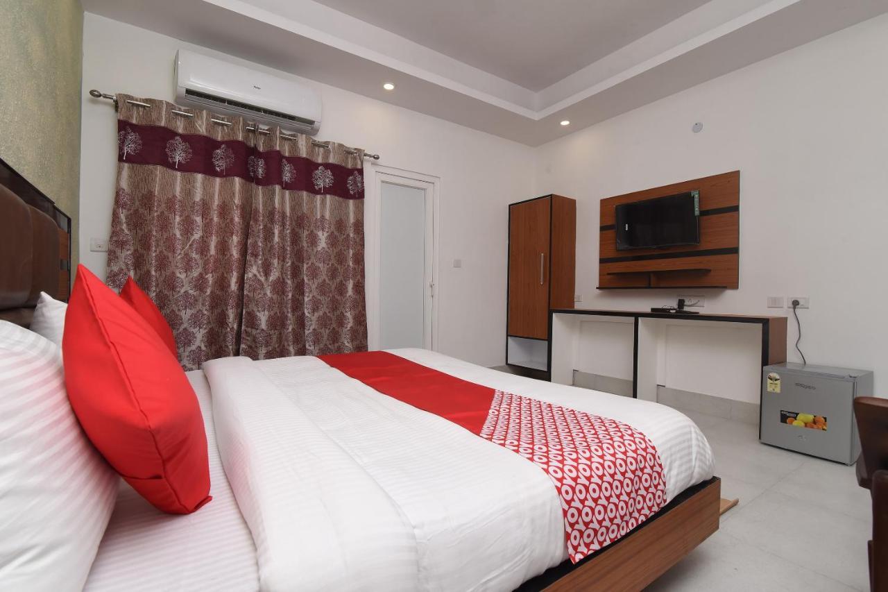 Capital O 13310 Noida Suites Eksteriør billede