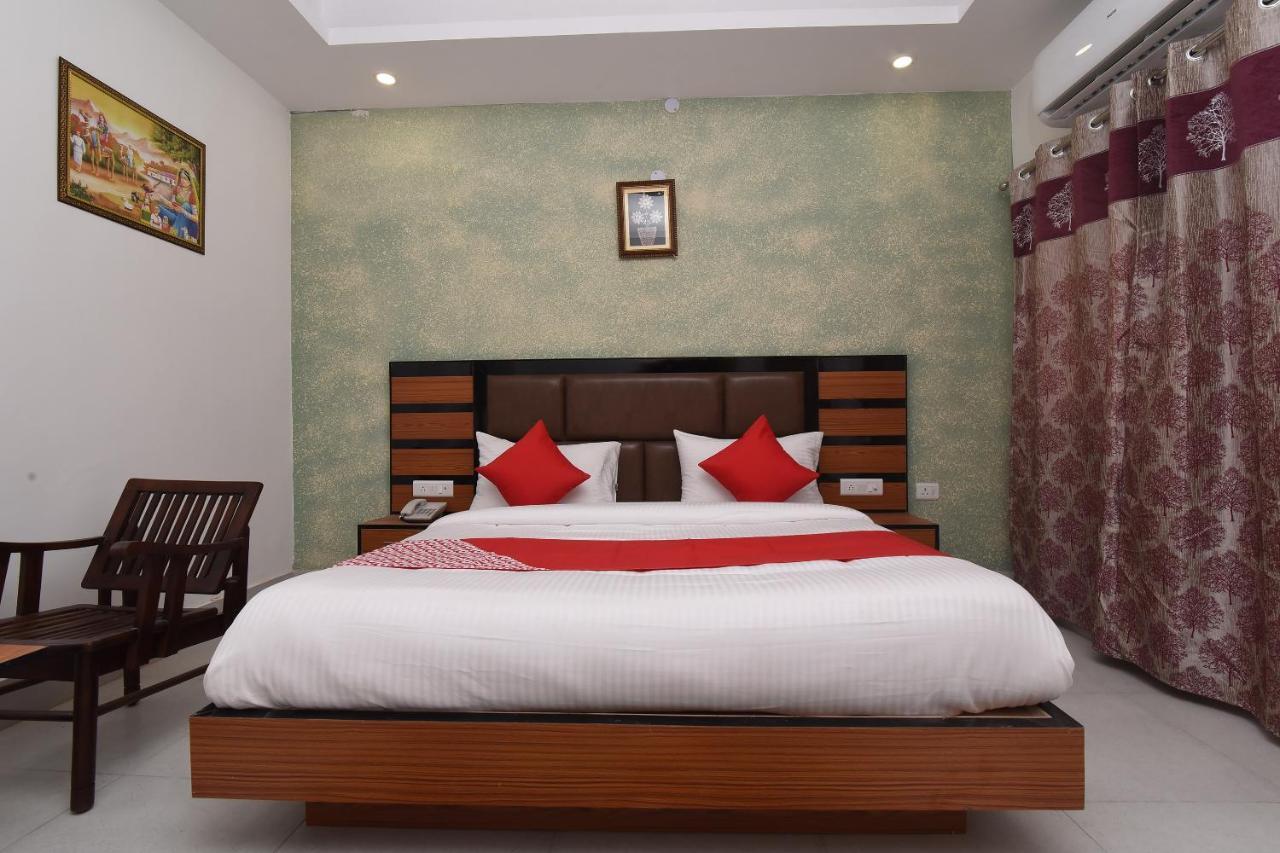 Capital O 13310 Noida Suites Eksteriør billede
