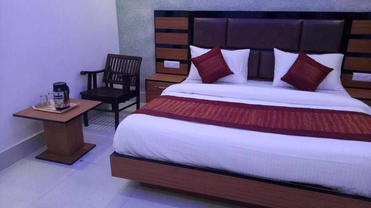 Capital O 13310 Noida Suites Eksteriør billede