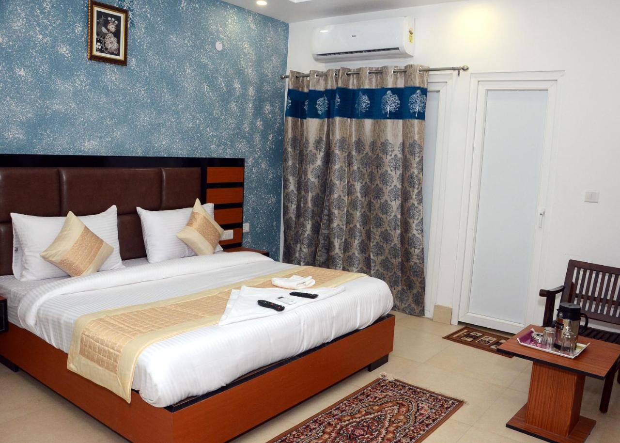 Capital O 13310 Noida Suites Eksteriør billede